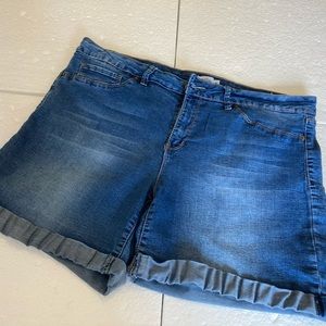 Royalty women’s jean shorts Size 16